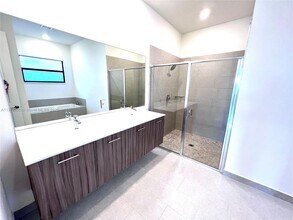 17406 SW 41st St in Miramar, FL - Building Photo - Building Photo