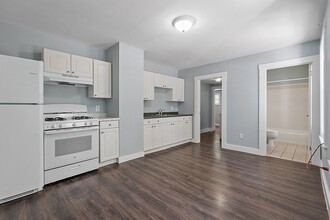 31 Mill St-Unit -1 in Pepperell, MA - Building Photo - Building Photo