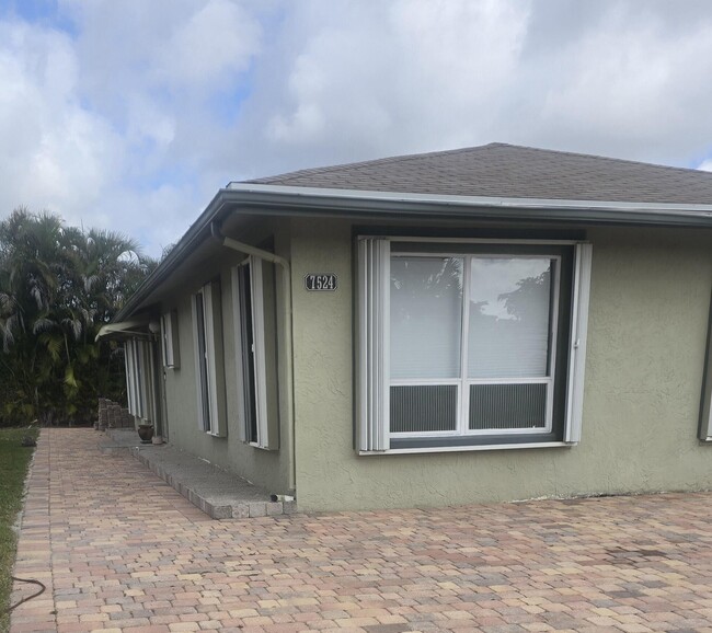 7524 Volley Pl in Greenacres, FL - Building Photo - Building Photo