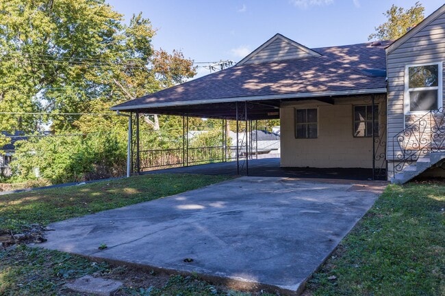 10916 Pear Tree Ln in St. Ann, MO - Building Photo - Building Photo