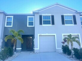 8640 Milestone Dr in Sarasota, FL - Building Photo