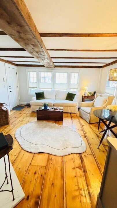 234 Washington St in Marblehead, MA - Building Photo