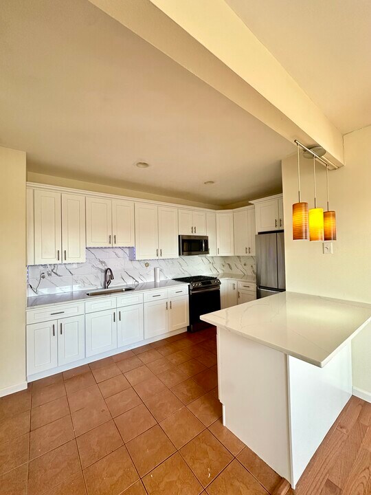 1820 Unionport Rd, Unit #3 in Bronx, NY - Building Photo