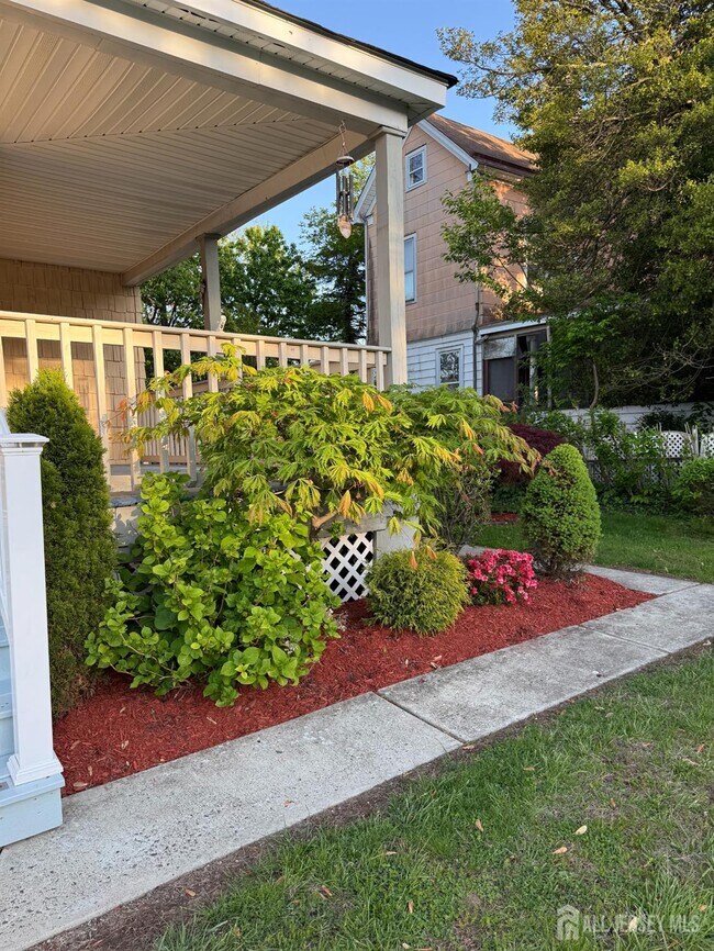483 East Ave in Woodbridge Township, NJ - Building Photo - Building Photo