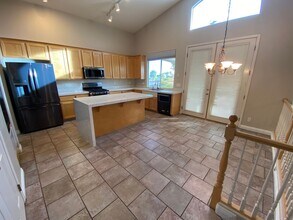 2216 Menifee Ct in Las Vegas, NV - Building Photo - Building Photo