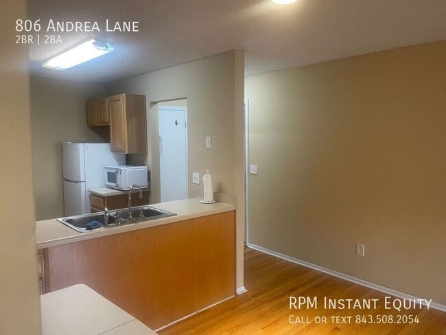 806 Andrea Ln in Hanahan, SC - Foto de edificio - Building Photo