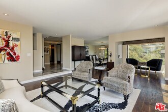 324 N Bonhill Rd in Los Angeles, CA - Building Photo - Building Photo