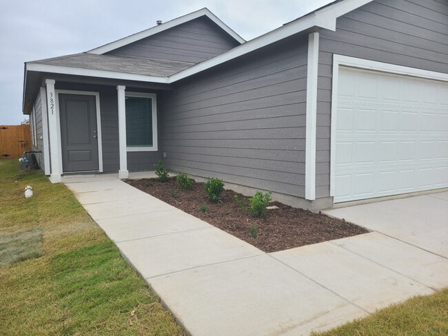 3821 Selawik St in Sherman, TX - Building Photo - Building Photo