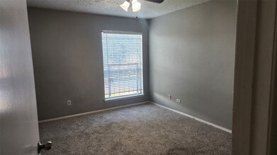 7313 Gulf Fwy, Unit 407 in Houston, TX - Building Photo - Building Photo