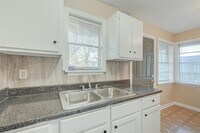 5220 Chapman St photo'