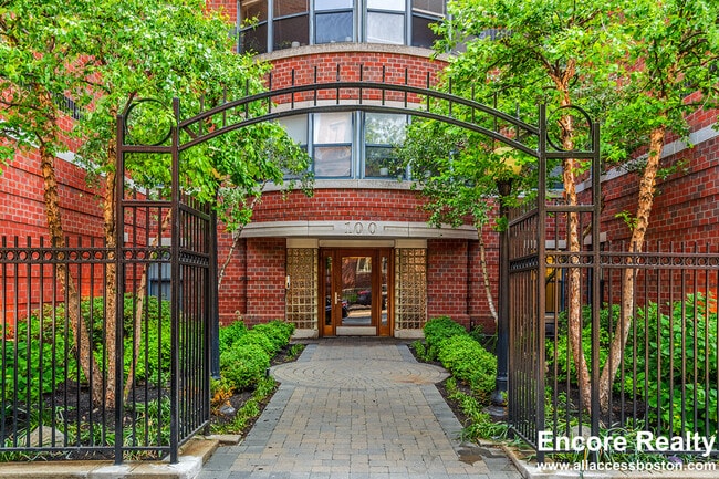 100 Jersey St in Boston, MA - Foto de edificio - Building Photo