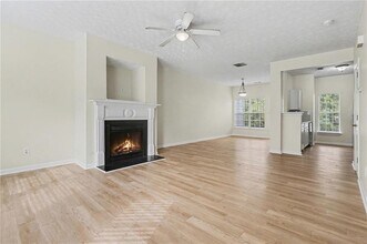 2545 Walden Lake Dr in Decatur, GA - Building Photo - Building Photo