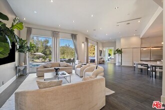 2666 Hutton Dr in Beverly Hills, CA - Building Photo - Building Photo