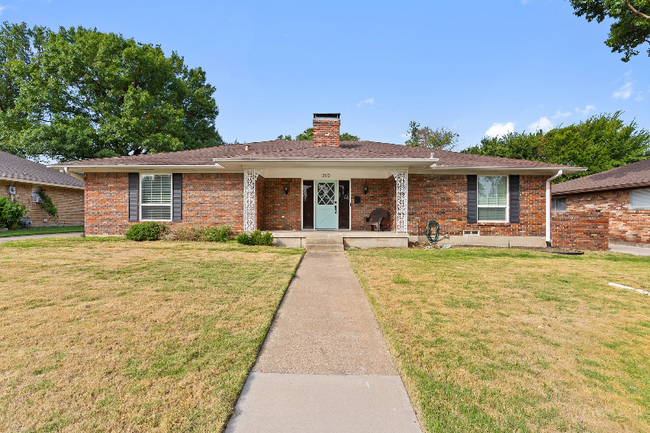 property at 3613 Syracuse Dr