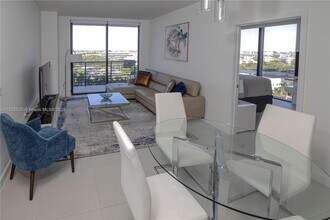5350 NW 84th Ave, Unit 801 in Doral, FL - Building Photo - Building Photo