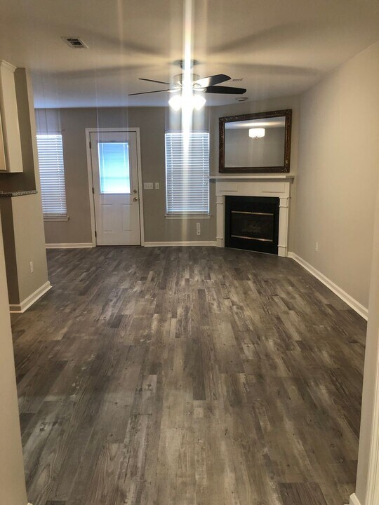 121 Palm Dr in Enterprise, AL - Building Photo