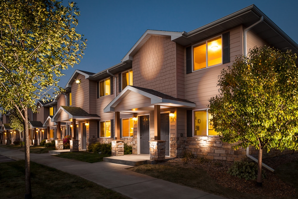 Willow Creek Townhomes and Apartments in Sioux Falls, SD - Foto de edificio