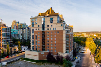 LaCaille Parke Place in Calgary, AB - Building Photo - Building Photo