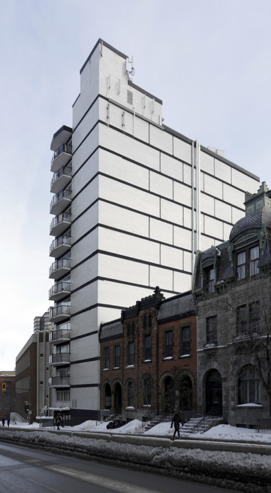 500 Des Pins Av O in Montréal, QC - Building Photo