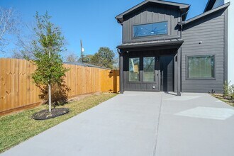 5029 Van Fleet St in Houston, TX - Building Photo - Building Photo