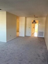 5750 80th St N in St. Petersburg, FL - Foto de edificio - Building Photo