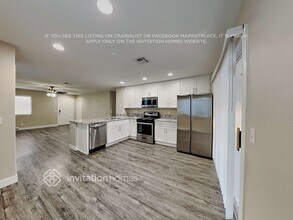 7809 Olympus Ave, Unit 7113 in Las Vegas, NV - Foto de edificio - Building Photo