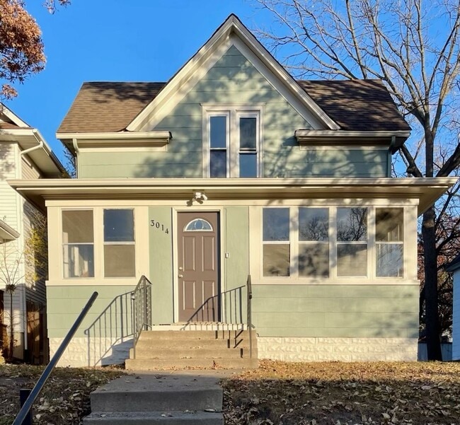 property at 3014 N Girard Ave