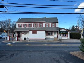 1726 Old Trenton Rd in West Windsor Township, NJ - Building Photo