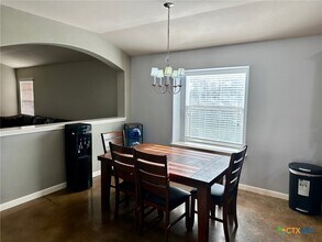 102 Goldenrod Dr in San Marcos, TX - Building Photo - Building Photo