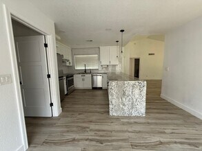 1112 N 87th St in Scottsdale, AZ - Foto de edificio - Building Photo