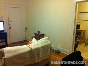 1615 Commonwealth Ave in Boston, MA - Building Photo - Building Photo