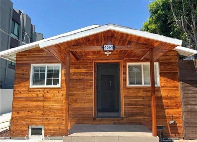 property at 4563 Lexington Ave