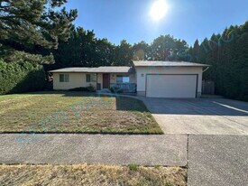 2530 NE Hale Ave in Gresham, OR - Building Photo