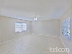 6313 S Clark Ave in Tampa, FL - Building Photo - Building Photo