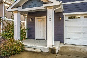 1508 E Nettleton Gulch Rd in Coeur d'Alene, ID - Building Photo - Building Photo