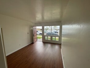 2169 Froude St in San Diego, CA - Building Photo - Building Photo