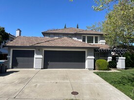 4201 Alegre Way in Davis, CA - Building Photo