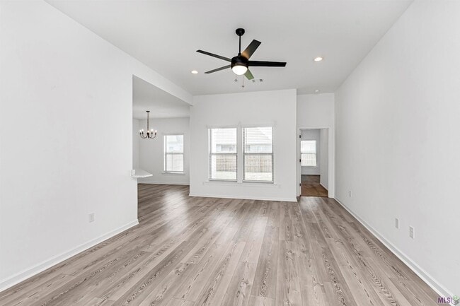 28307 Moreau Dr in Denham Springs, LA - Building Photo - Building Photo