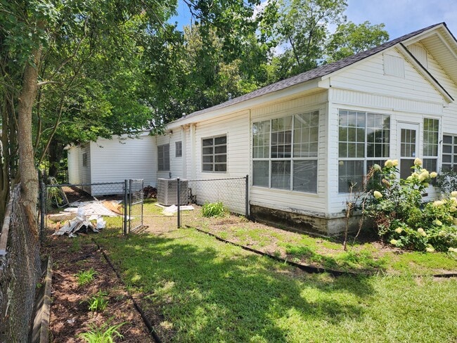 404 Dubose St in Ellisville, MS - Building Photo - Building Photo