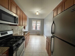 32 Woodcliff Ave in North Bergen, NJ - Building Photo - Building Photo