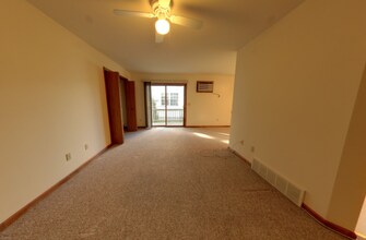 4212 Menga Dr-Unit -2 in Schenectady, NY - Building Photo - Building Photo