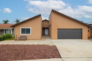 1286 Bates Ln in El Cajon, CA - Building Photo