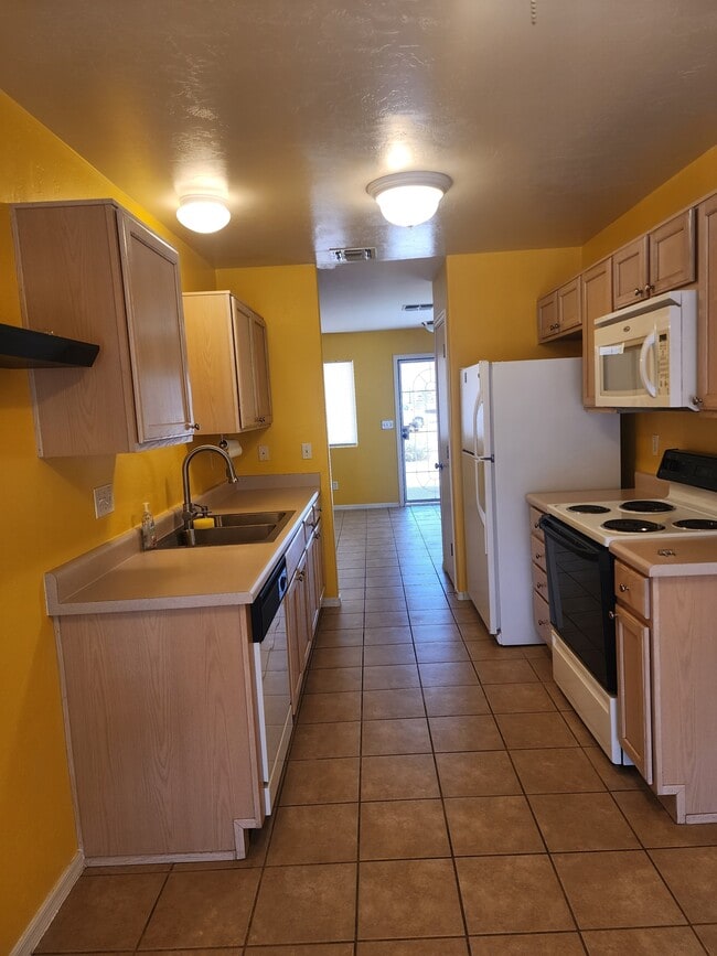 9728 E Vendela St in Tucson, AZ - Building Photo - Building Photo