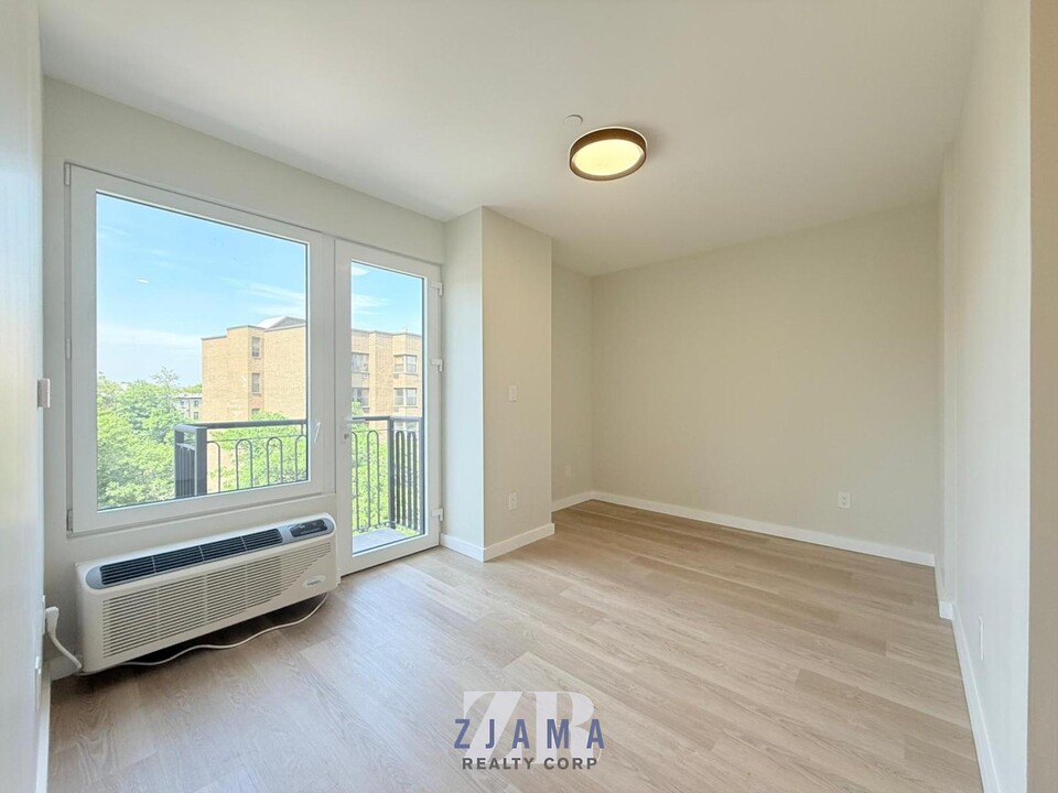 1584 Fulton St in Brooklyn, NY - Building Photo