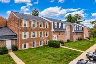 Potomac Oaks in Gaithersburg, MD - Foto de edificio - Building Photo