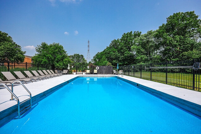 Oakmont Flats Apartments