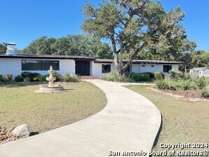 14949 Marin Hollow Dr in Helotes, TX - Foto de edificio