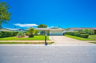 11290 142nd St N in Largo, FL - Building Photo - Building Photo
