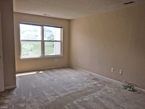 1377 Millbrook Trail in Ann Arbor, MI - Building Photo - Building Photo