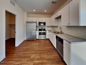 8186 Inhibition Ct in Las Vegas, NV - Foto de edificio - Building Photo